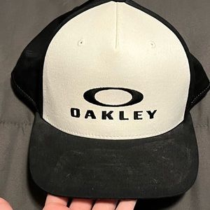 OAKLEY HAT